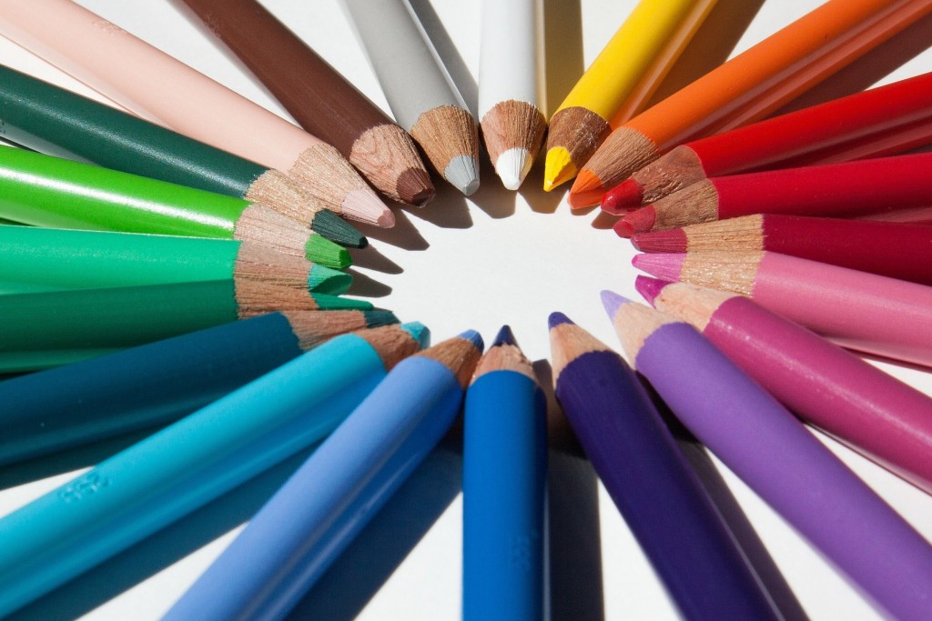 色とりどりの色鉛筆